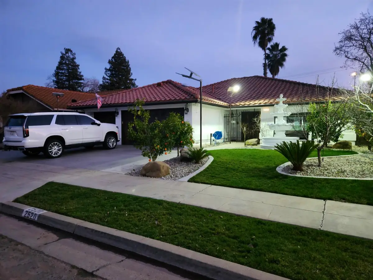 2520 Meadowrest Way, Madera, CA 93637 - Image #1