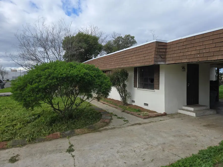 2003 E Buckingham Way, Fresno, CA 93726 - #2
