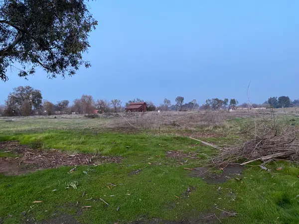 8220 N Fowler, Clovis, CA 93619