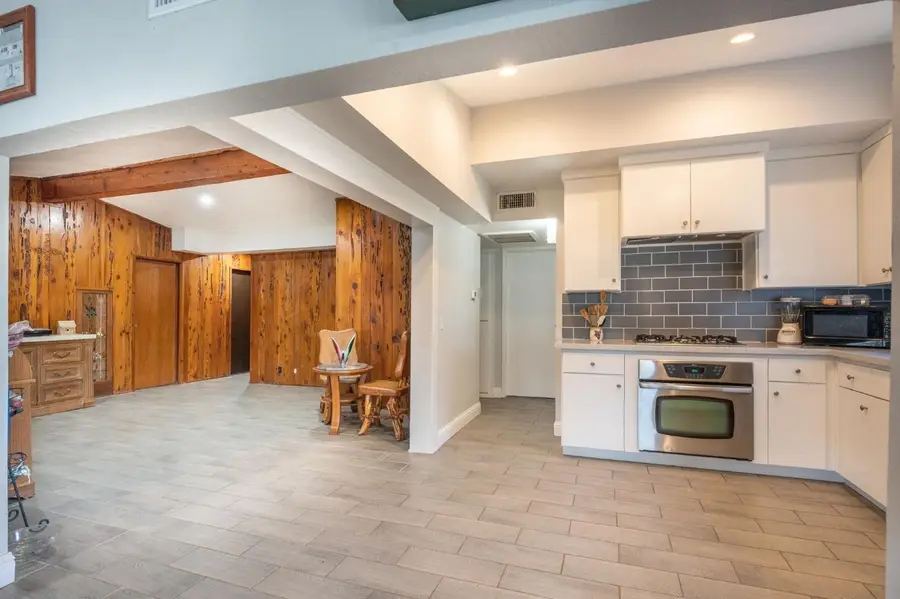 122 E Calimyrna Avenue, Fresno, CA 93710 - Image #2