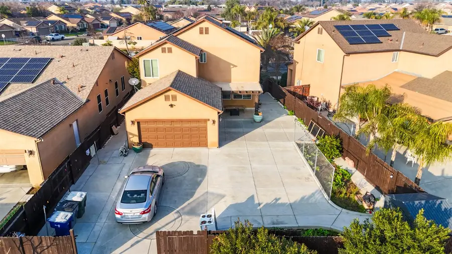 5922 E Fancher Creek Dr, Fresno, CA 93727 - #2