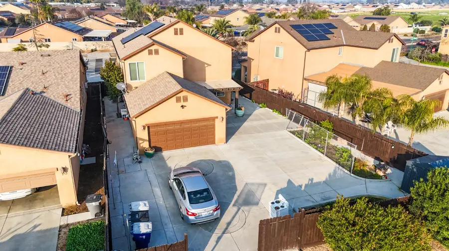 5922 E Fancher Creek Dr, Fresno, CA 93727 - #3