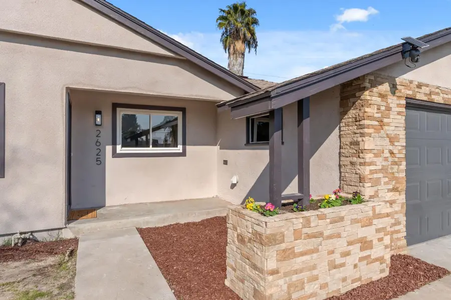 2625 E Sussex Way, Fresno, CA 93726 - #2