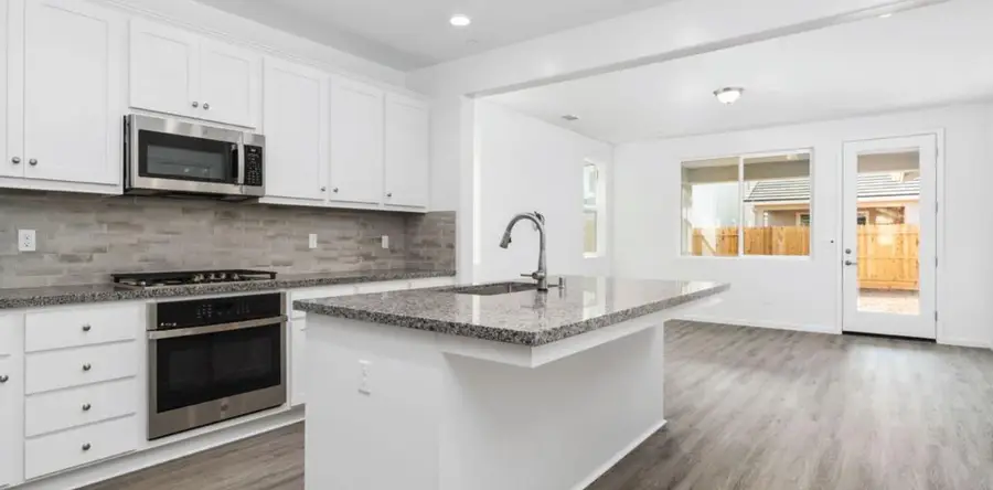 2231 N Bliss Avenue, Fresno, CA 93727 - #3