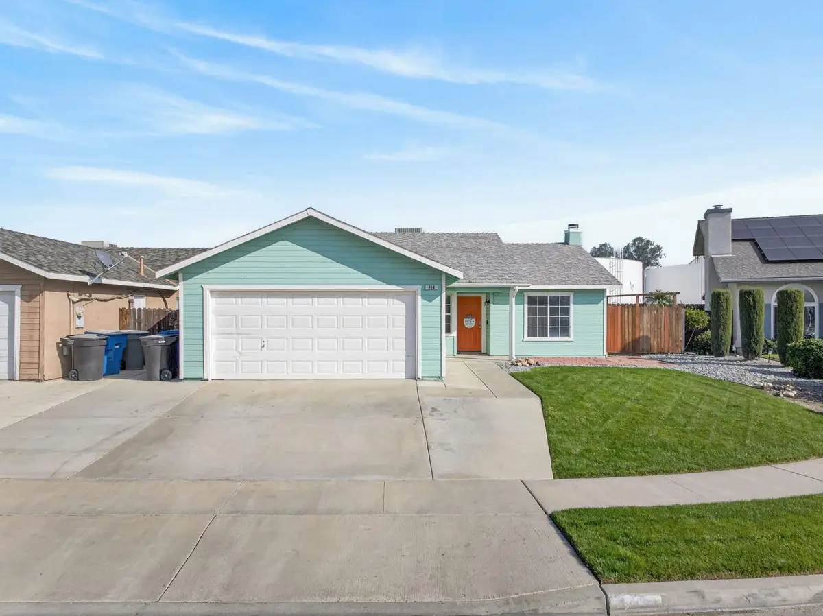746 Pepper Avenue, Lemoore, CA 93245 - #1