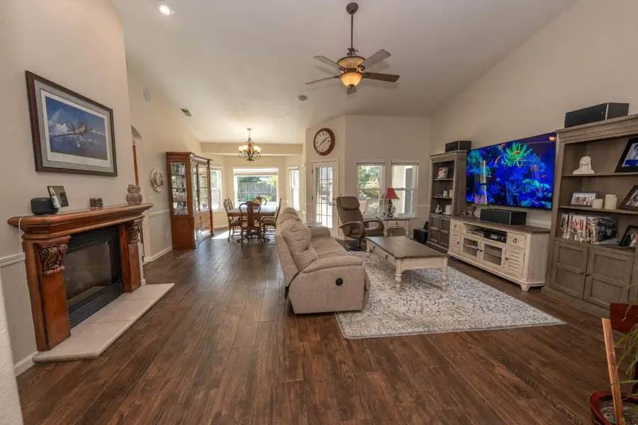 334 Vermont Avenue, Clovis, CA 93619 - #3