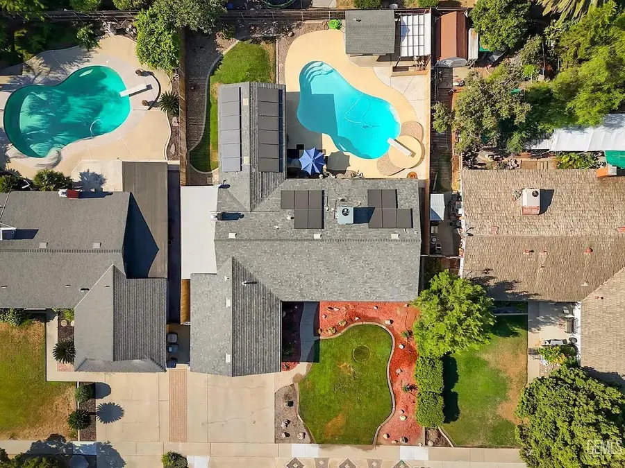 1807 E Sonora Avenue, Tulare, CA 93274 - #3