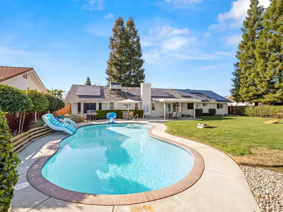 1061 N Armstrong Avenue, Clovis, CA 93611 - #3