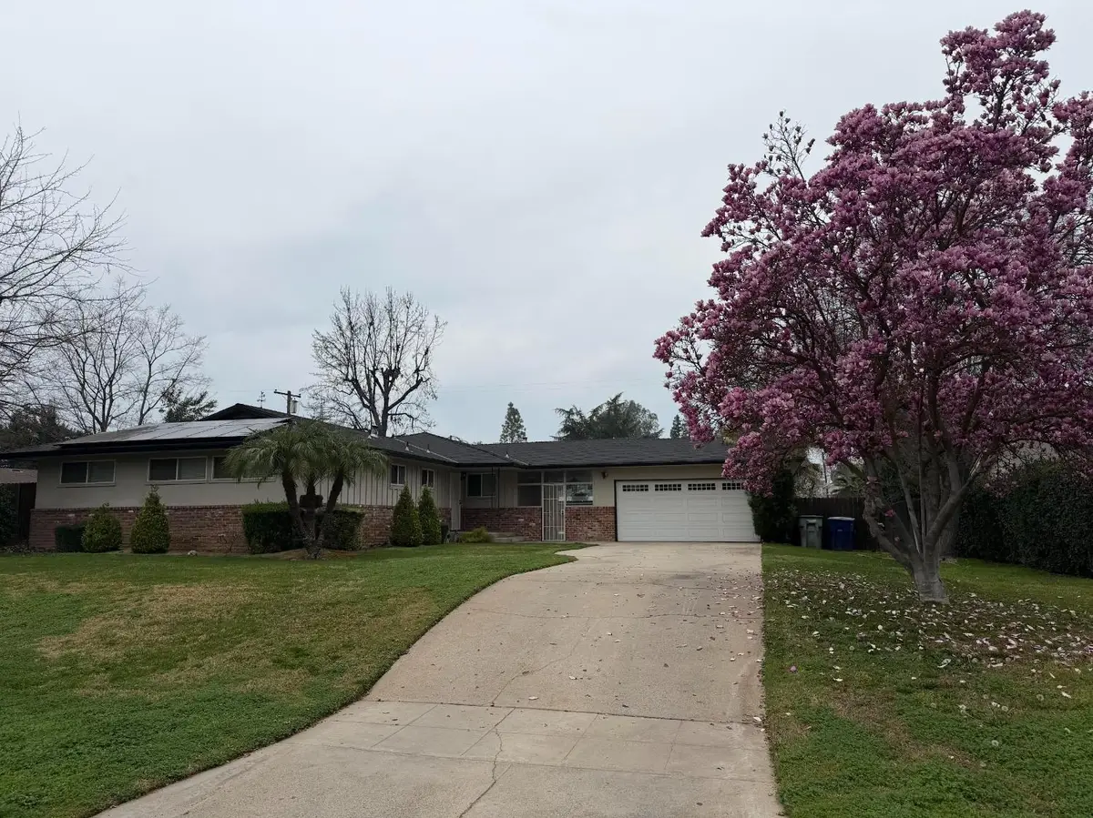 172 W Scott Avenue, Fresno, CA 93704 - Image #1