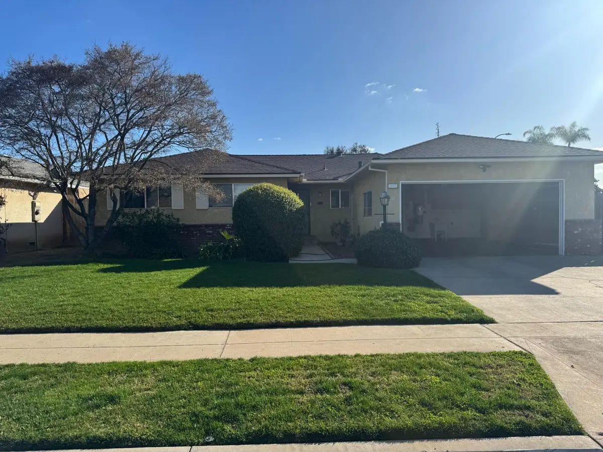2617 W Sussex Way, Fresno, CA 93705 - #1