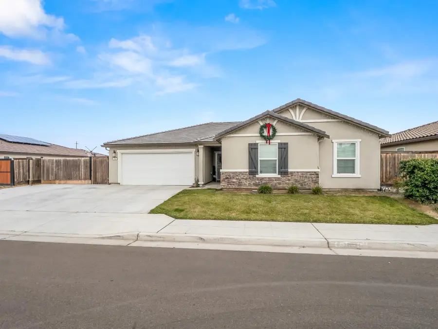 944 S Clover Avenue, Fresno, CA 93727 - #2