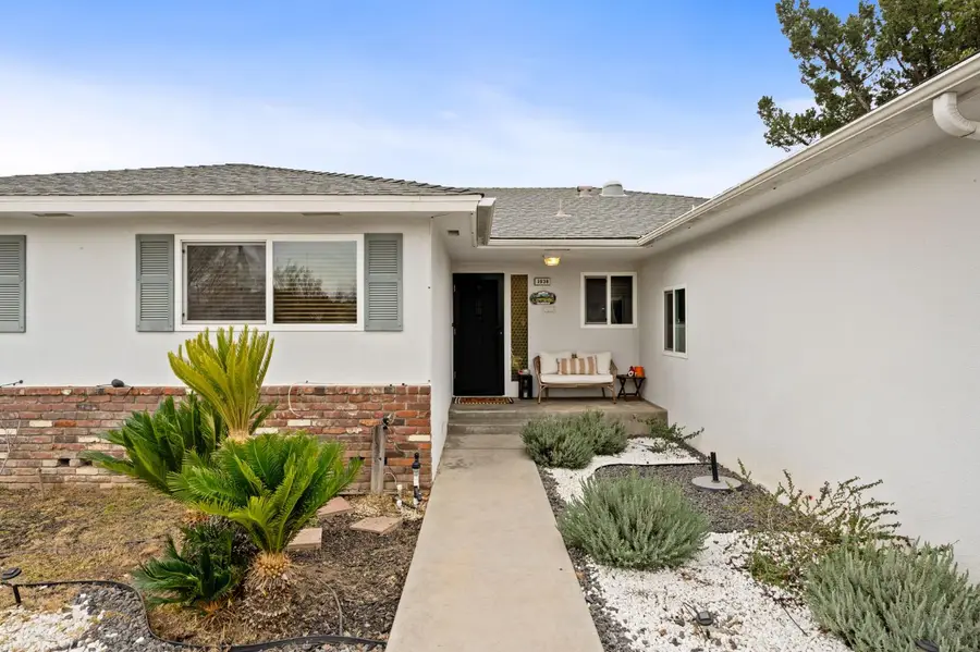1038 E Vartikian Avenue, Fresno, CA 93710 - Image #3