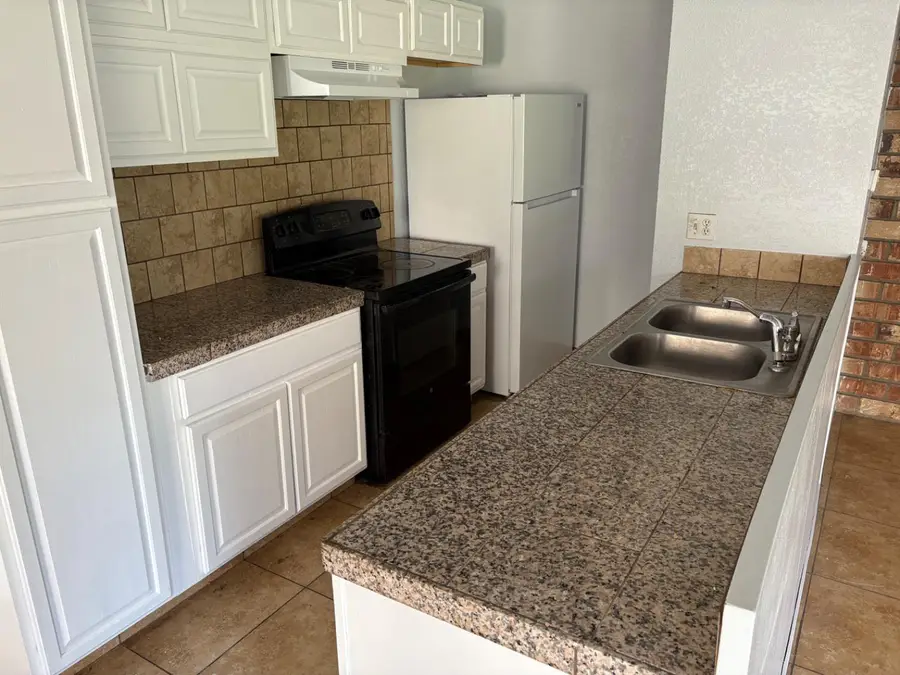 4924 N Holt #103, Fresno, CA 93705 - Image #2