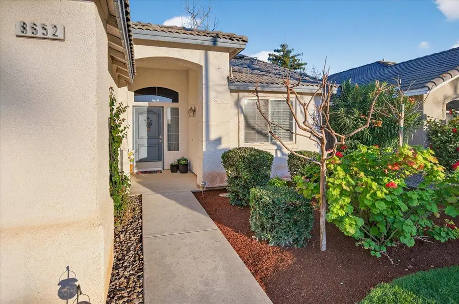 8652 N Sierra Vista Avenue, Fresno, CA 93720 - #2