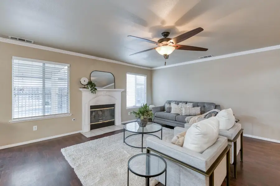 5233 W Browning Avenue, Fresno, CA 93722 - #3