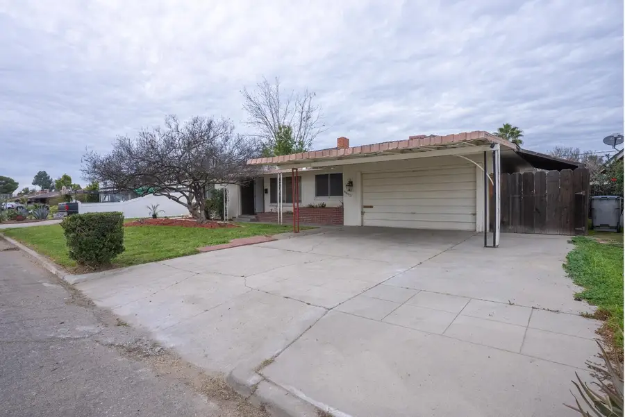 4883 E Michigan Avenue, Fresno, CA 93703 - #2
