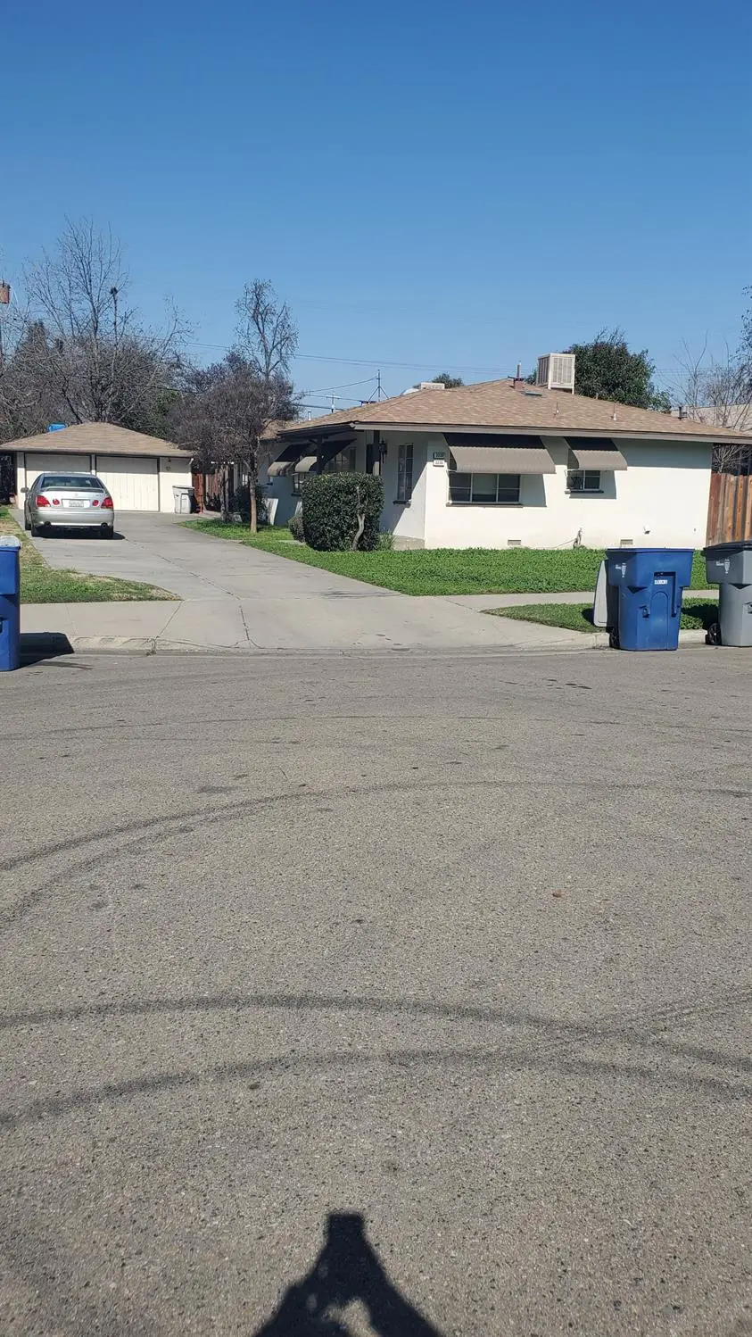 2233 E E Terrace Avenue E, Fresno, CA 93703 - #2