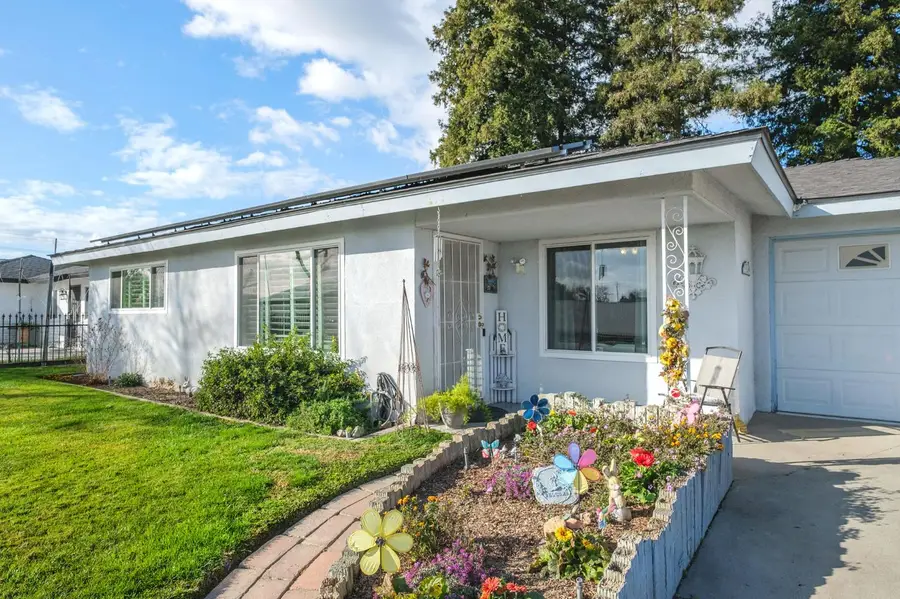 4342 W Dennett Avenue, Fresno, CA 93722 - #2