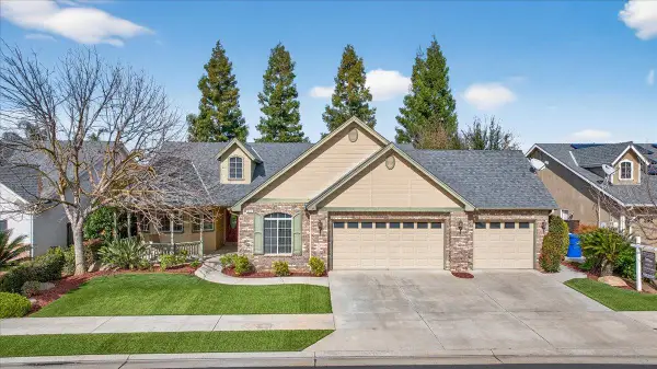 647 Moody Avenue, Clovis, CA 93619