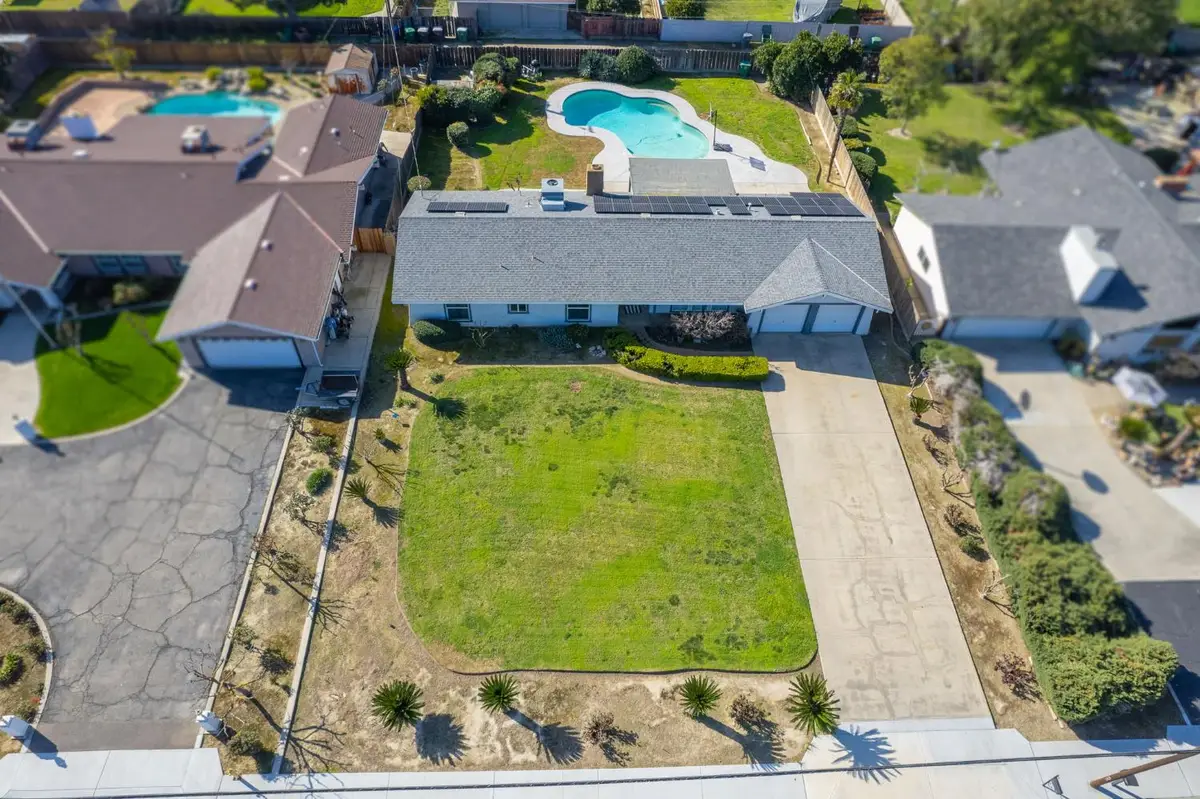 2511 18th Avenue, Kingsburg, CA 93631 - #1