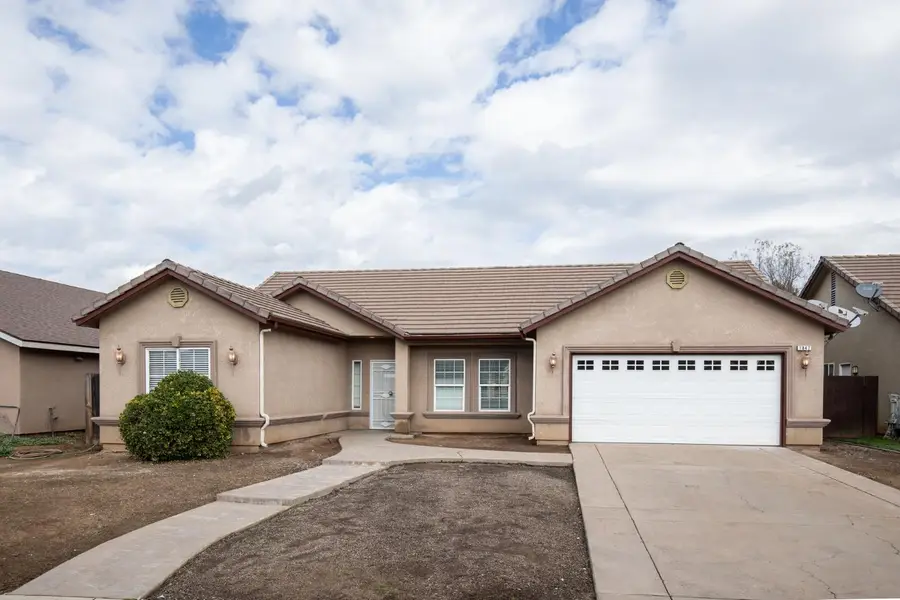 1847 E Lauren Avenue, Dinuba, CA 93618 - #3