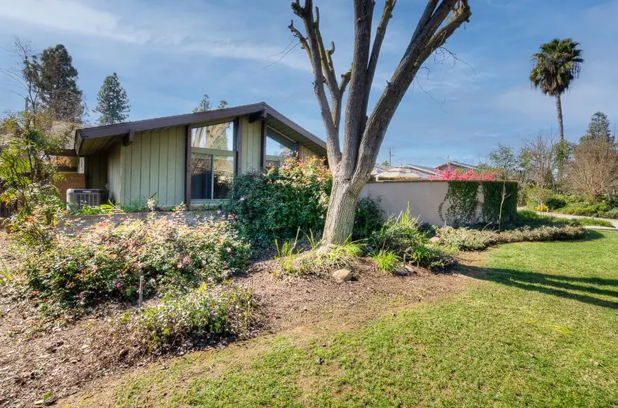 2633 W San Jose Avenue, Fresno, CA 93711 - #3