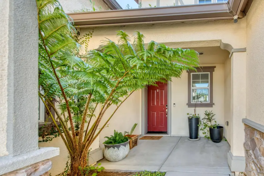 3076 Portals Avenue, Clovis, CA 93619 - #2