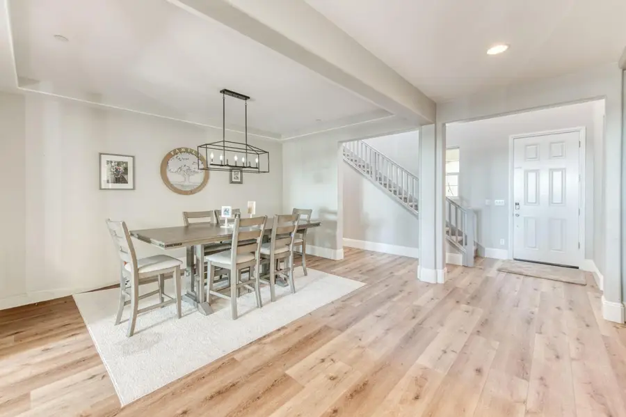 3076 Portals Avenue, Clovis, CA 93619 - #3