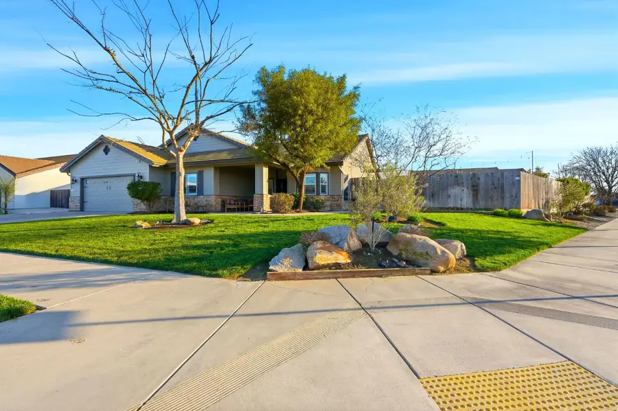 1483 Atlantic Avenue, Lemoore, CA 93245 - #2