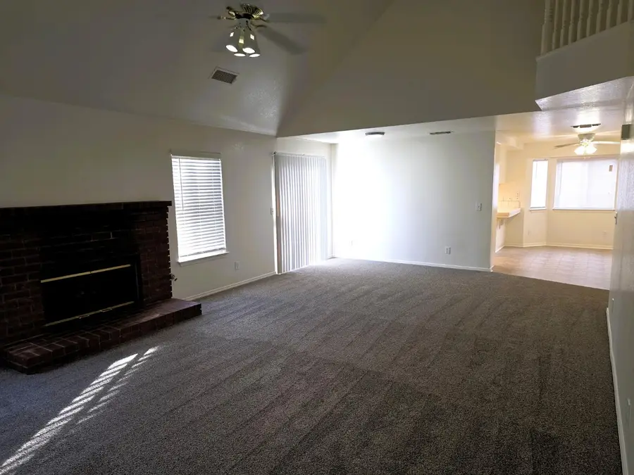 832 Burlingame Ave, Clovis, CA 93612 - #2