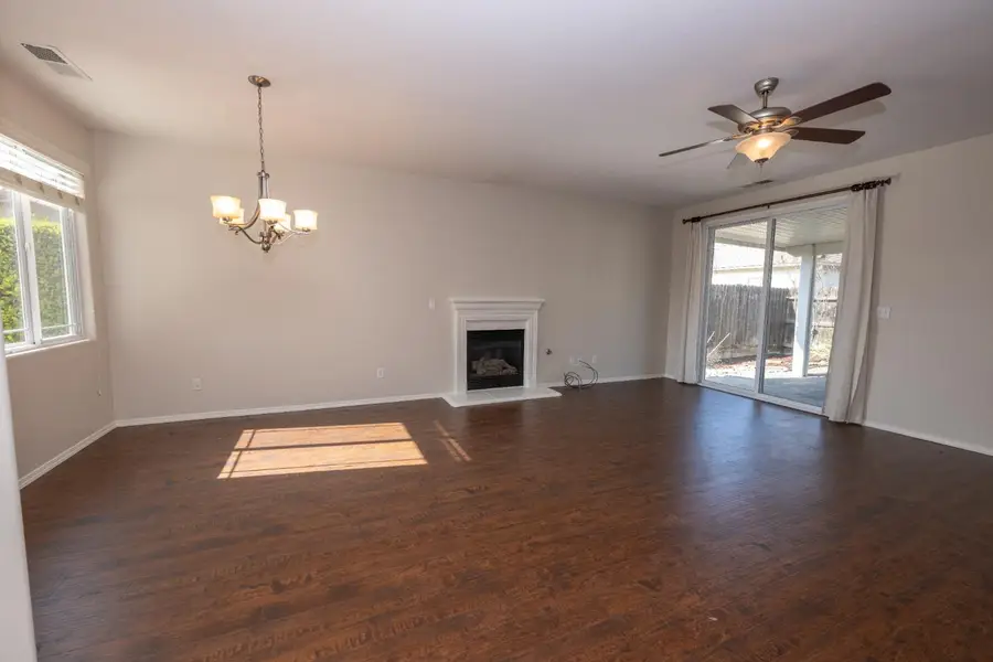 5547 E Atchison Street, Fresno, CA 93727 - #2