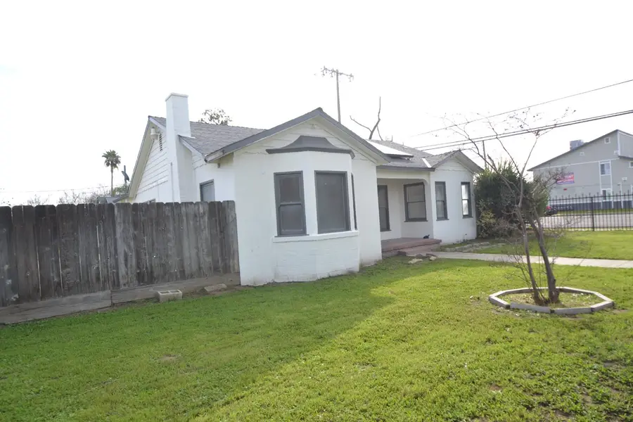 1206 N 8th Street, Fresno, CA 93703 - #3