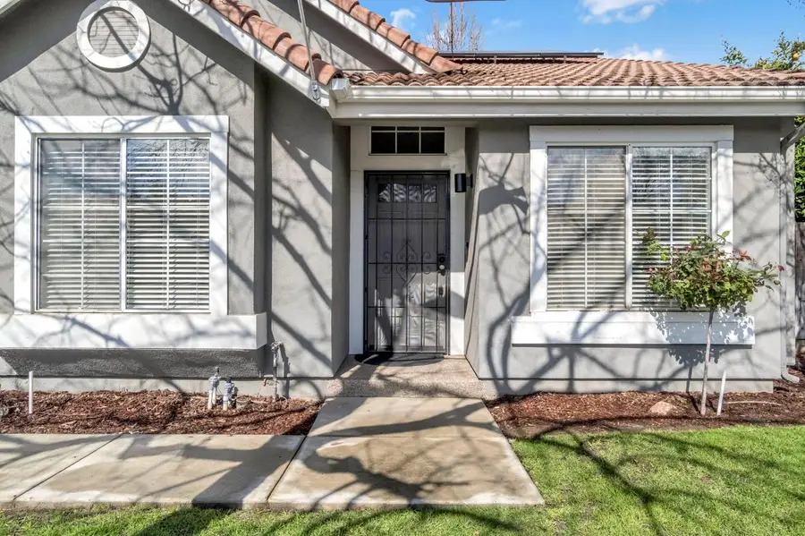 265 W Decatur Avenue, Clovis, CA 93611 - #2