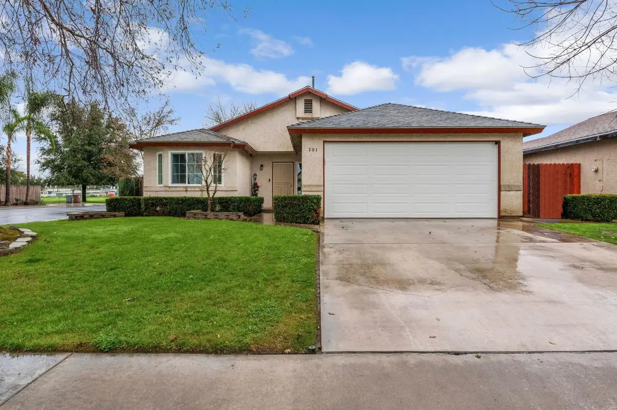 701 12th Avenue, Kingsburg, CA 93631 - #1