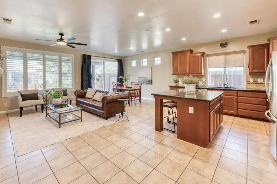 7206 E Dayton Avenue, Fresno, CA 93737 - #3