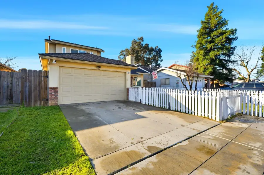 4297 W Brown Avenue, Fresno, CA 93722 - #3