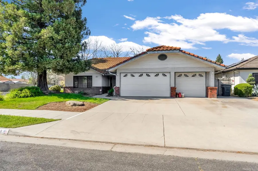 908 Suburban Avenue, Madera, CA 93637 - #3