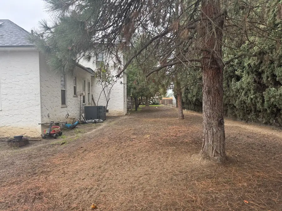 20745 S Pio Pico, Laton, CA 93242 - #2