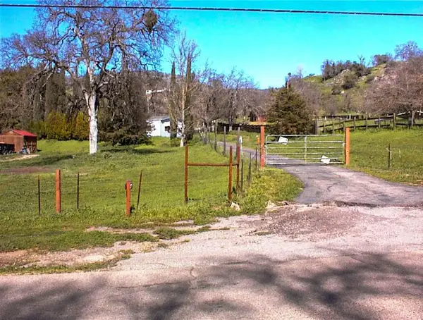 37314 Mistletoe Road, Yokuts Valley, CA 93675