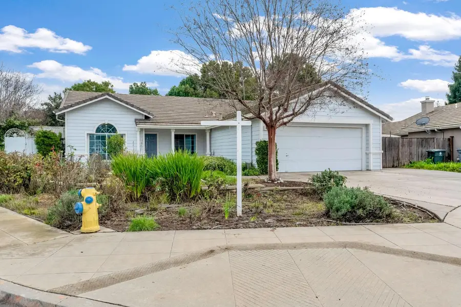 2746 Beverly Avenue, Clovis, CA 93611 - #2