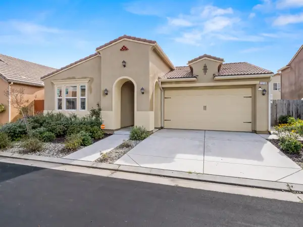 2318 Lombard Lane, Clovis, CA 93619