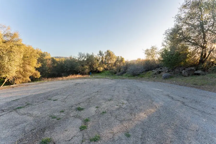 743 Rosemary Ln, Yokuts Valley, CA 93675 - #2