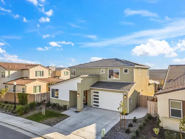 952 Pinnacle Drive W, Madera, CA 93636