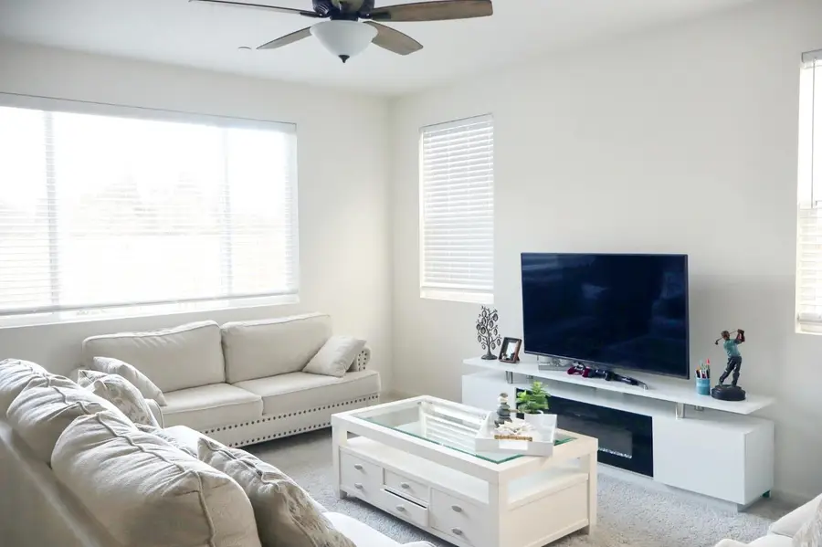 672 N Apricot, Fresno, CA 93727 - #2