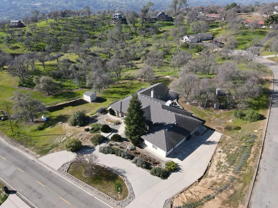 41766 John Muir Drive, Coarsegold, CA 93614 - #2