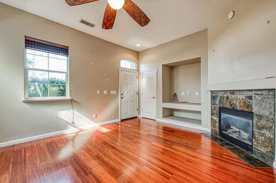 5674 N Lemon Tree Lane, Fresno, CA 93722 - #3