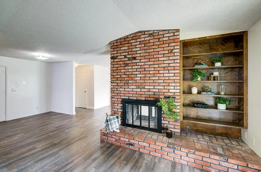 131 N Terry Avenue, Clovis, CA 93612 - #2