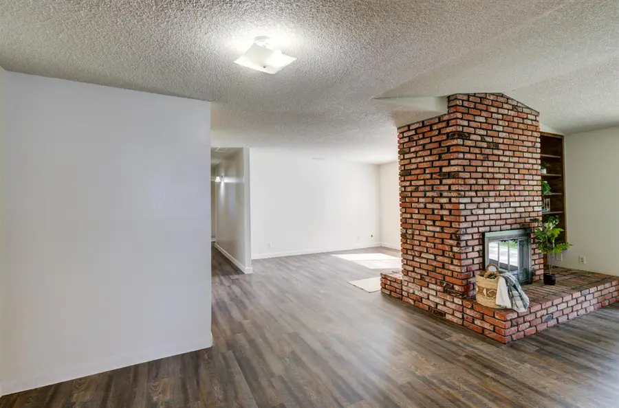 131 N Terry Avenue, Clovis, CA 93612 - #3