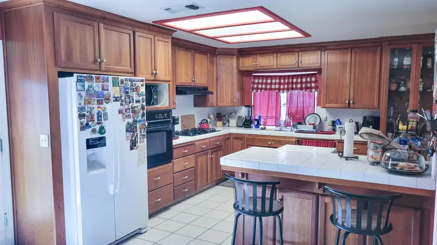 6044 N Gentry Avenue, Fresno, CA 93711 - #2