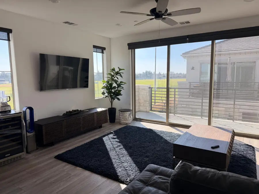 2829 E Tamarind Drive, Fresno, CA 93730 - #2